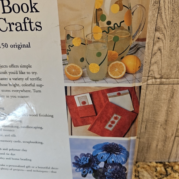 The Michaels Book of Arts & Crafts Large Hardcover Arts and Craft Projects - Picture 5 of 15